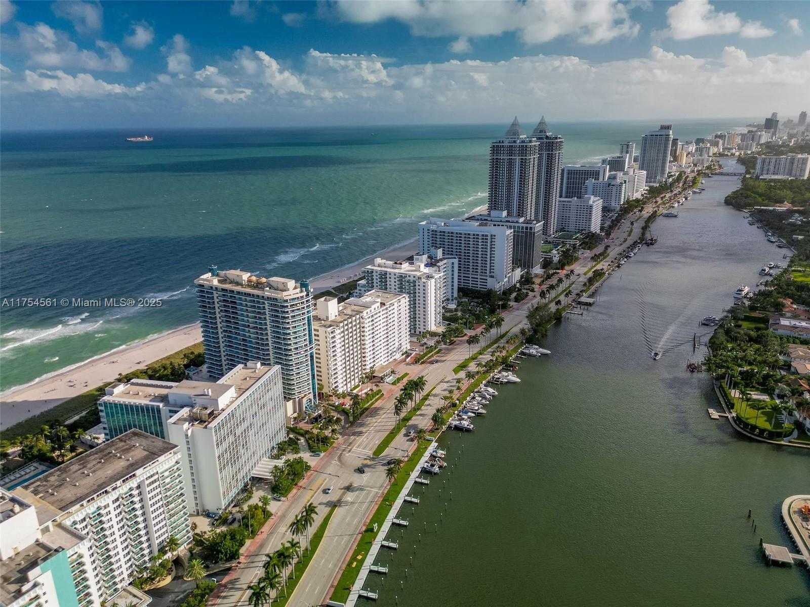 Small Image of 5055 #8H, Miami Beach Number 39