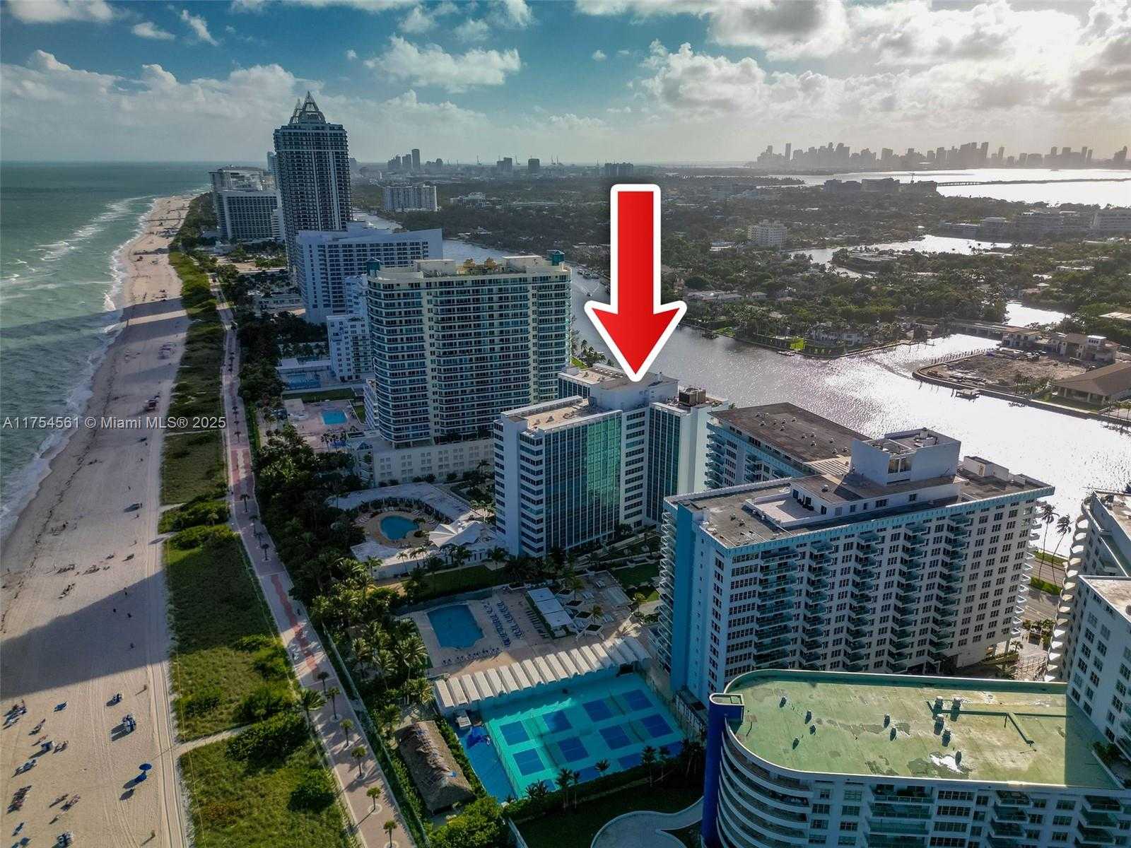 Small Image of 5055 #8H, Miami Beach Number 40