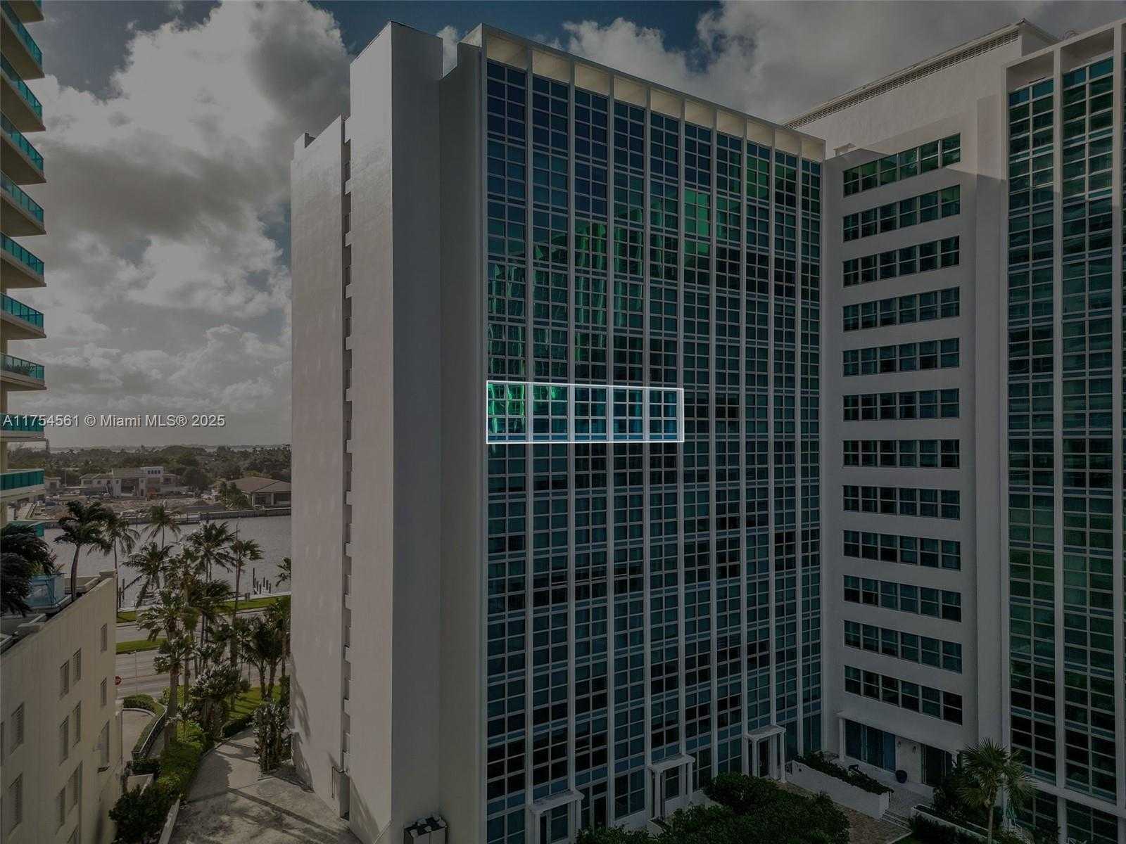 Small Image of 5055 #8H, Miami Beach Number 49