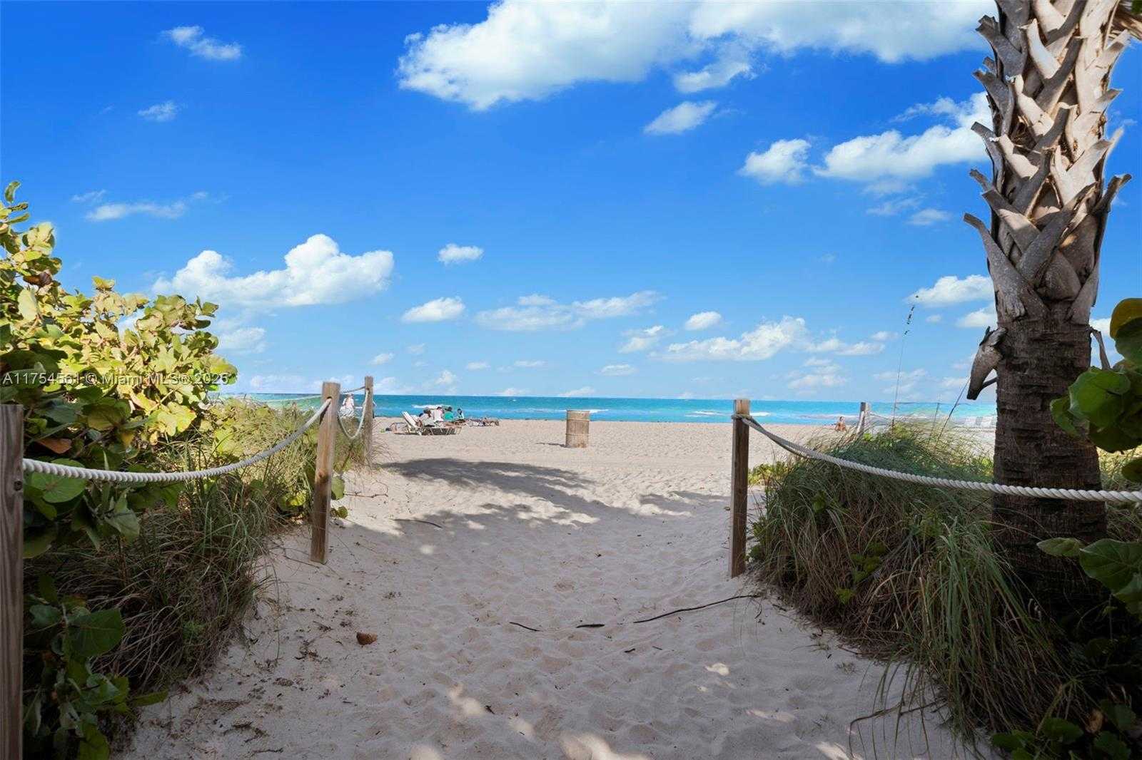 Small Image of 5055 #8H, Miami Beach Number 51