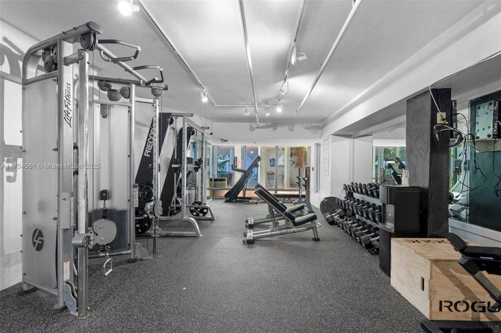 Small Image of 5055 #8H, Miami Beach Number 54