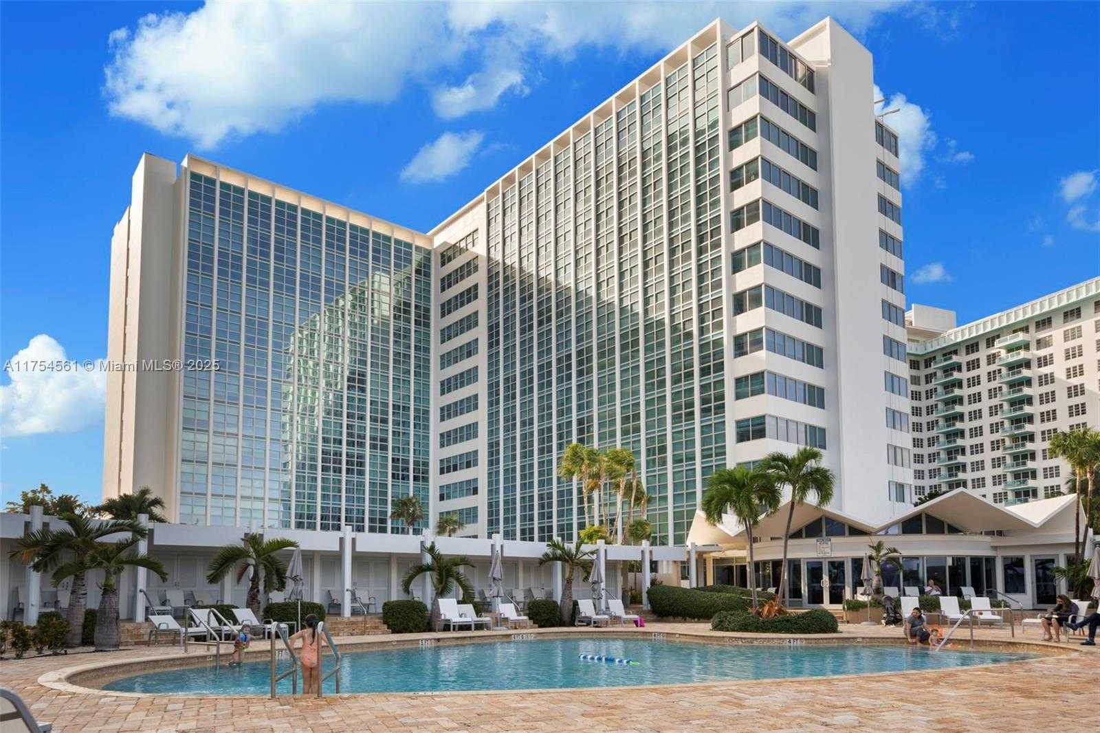 Small Image of 5055 #8H, Miami Beach Number 56
