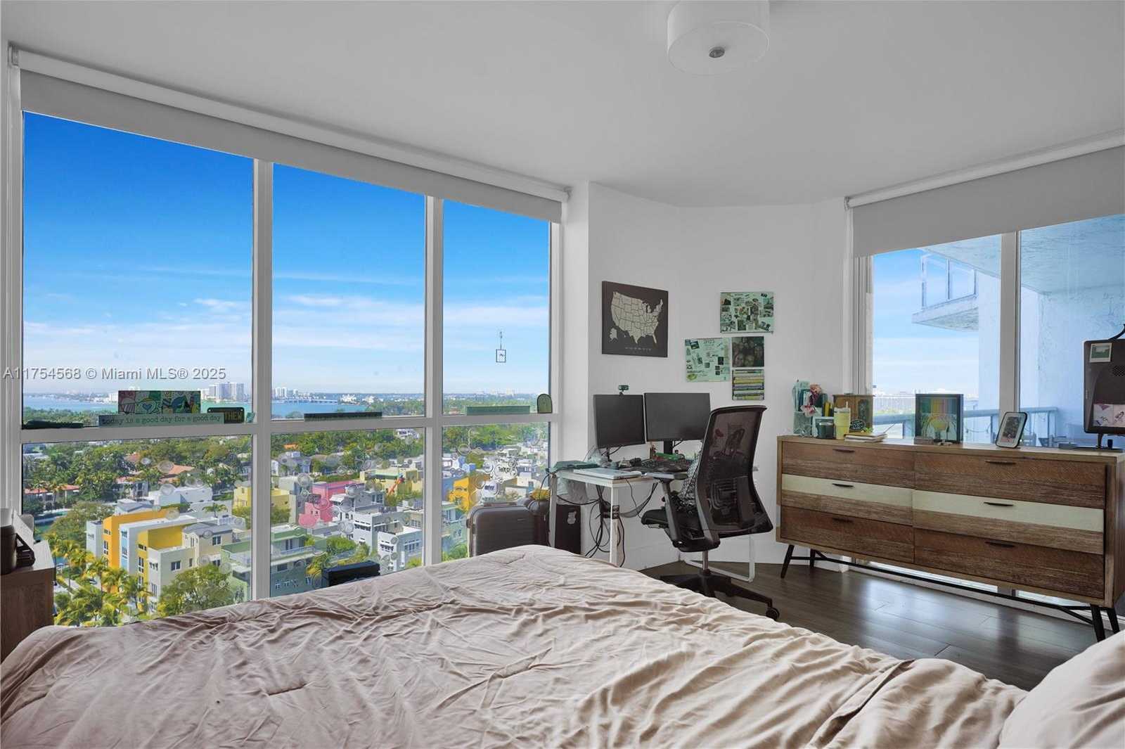 Small Image of 5900 Collins Ave, Miami Beach, FL 33140, USA Number 12