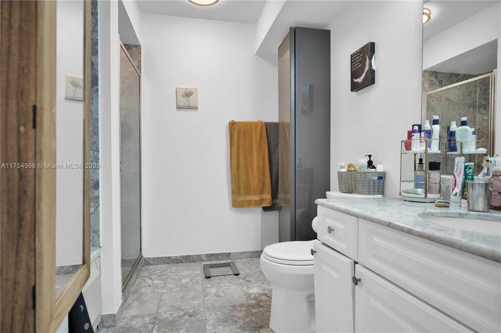 Small Image of 5900 Collins Ave, Miami Beach, FL 33140, USA Number 13