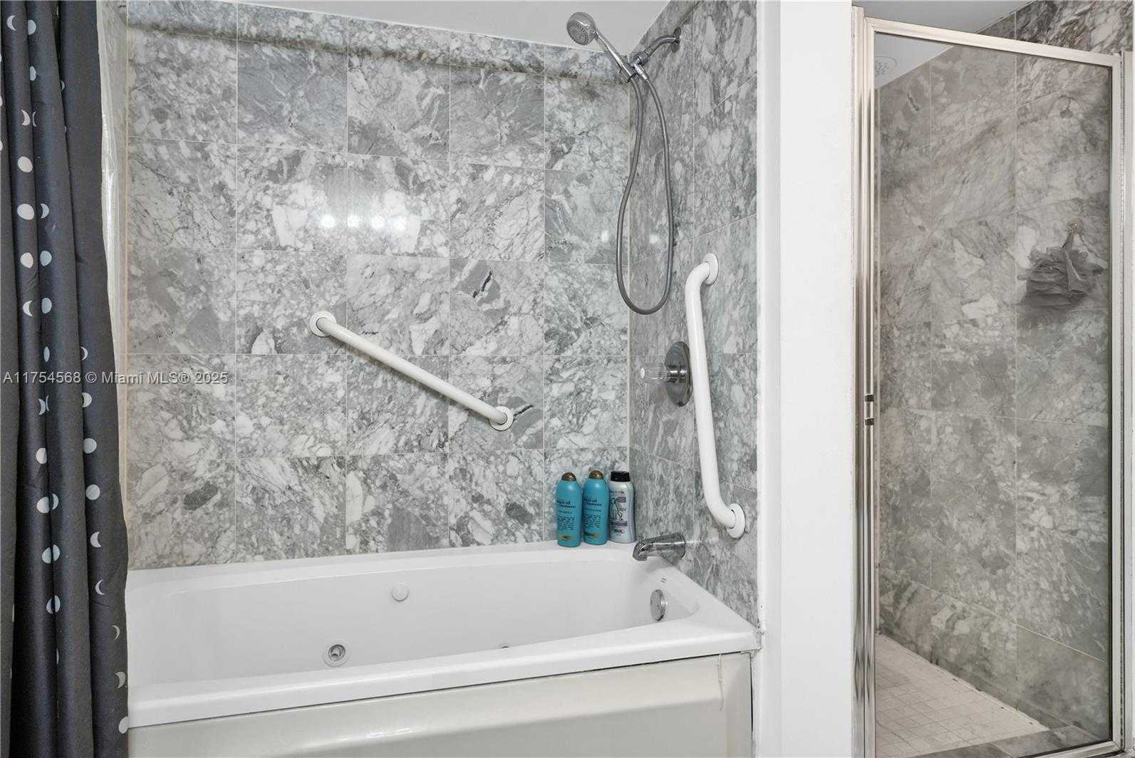 Small Image of 5900 Collins Ave, Miami Beach, FL 33140, USA Number 14