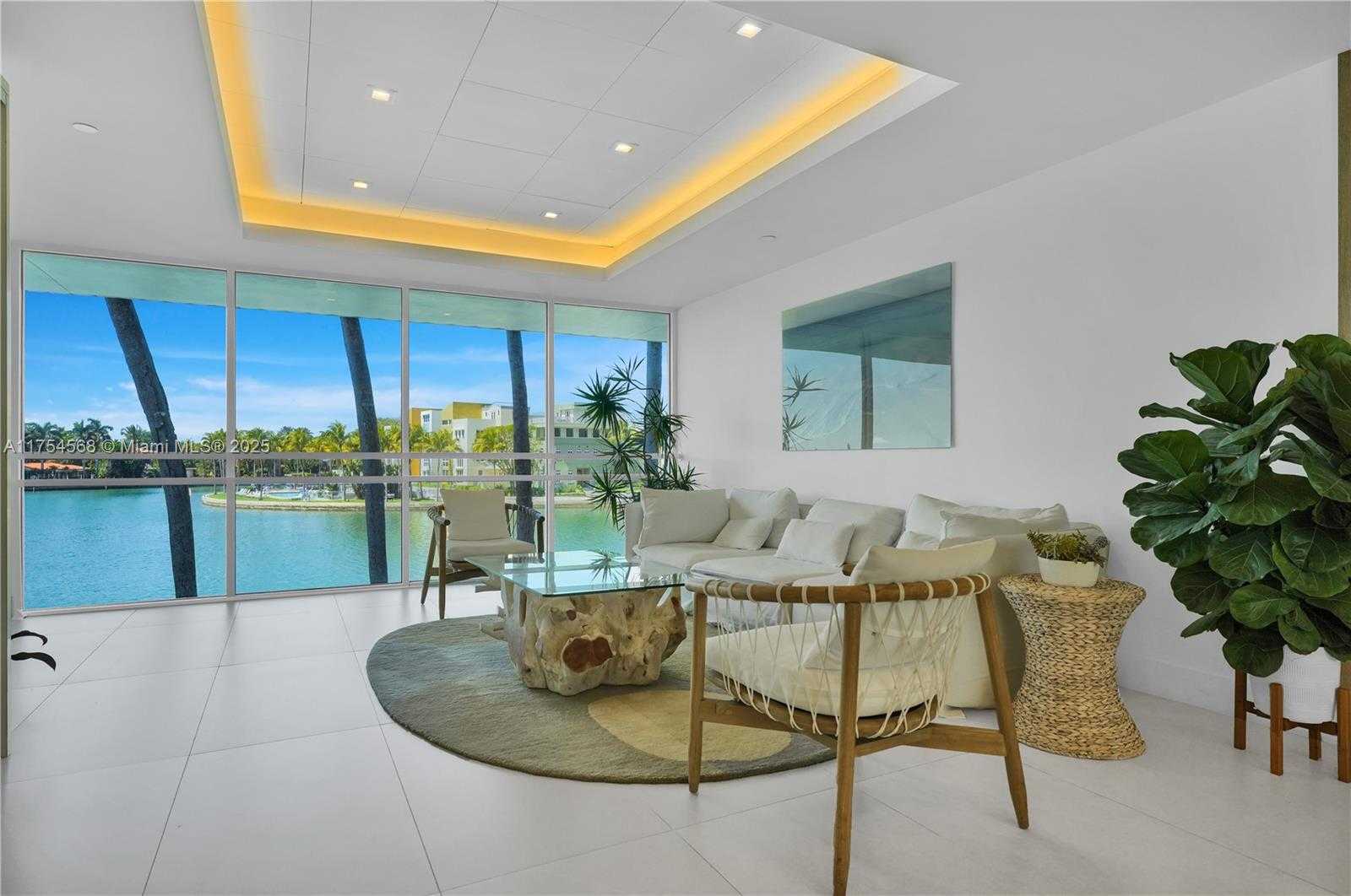 Small Image of 5900 Collins Ave, Miami Beach, FL 33140, USA Number 22