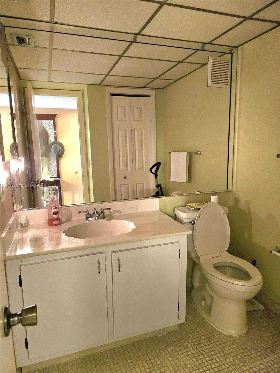 Small Image of 16475 GOLF CLUB RD #313, Weston Number 11