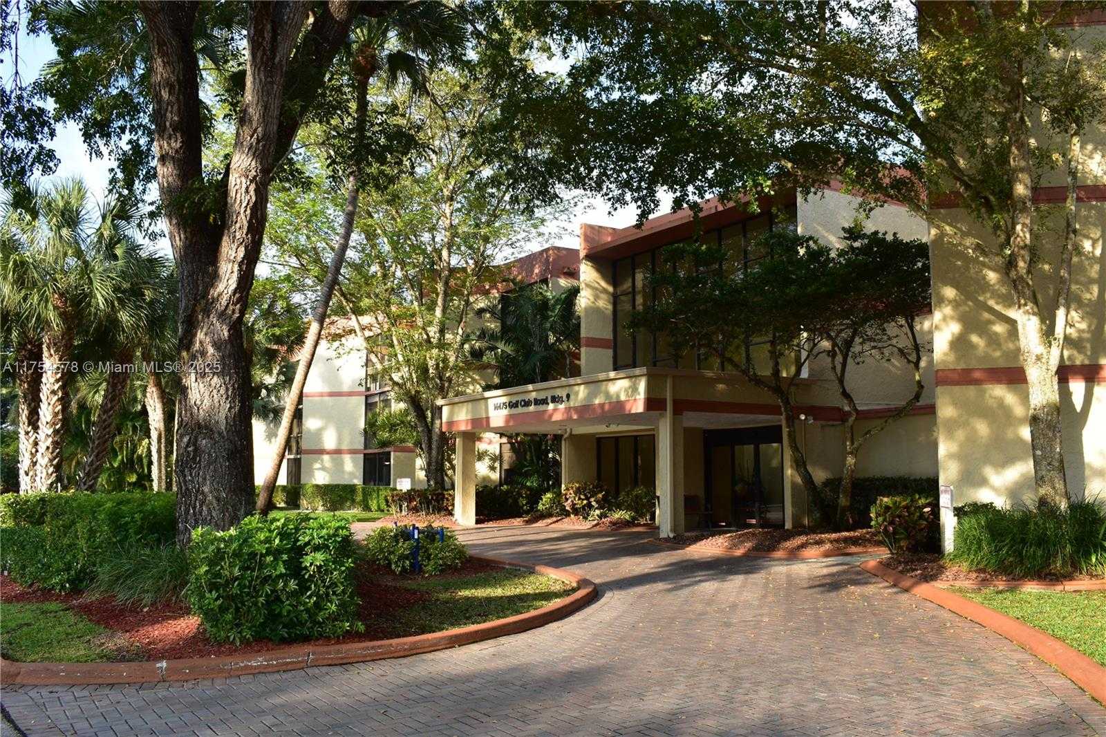 Small Image of 16475 GOLF CLUB RD #313, Weston Number 3