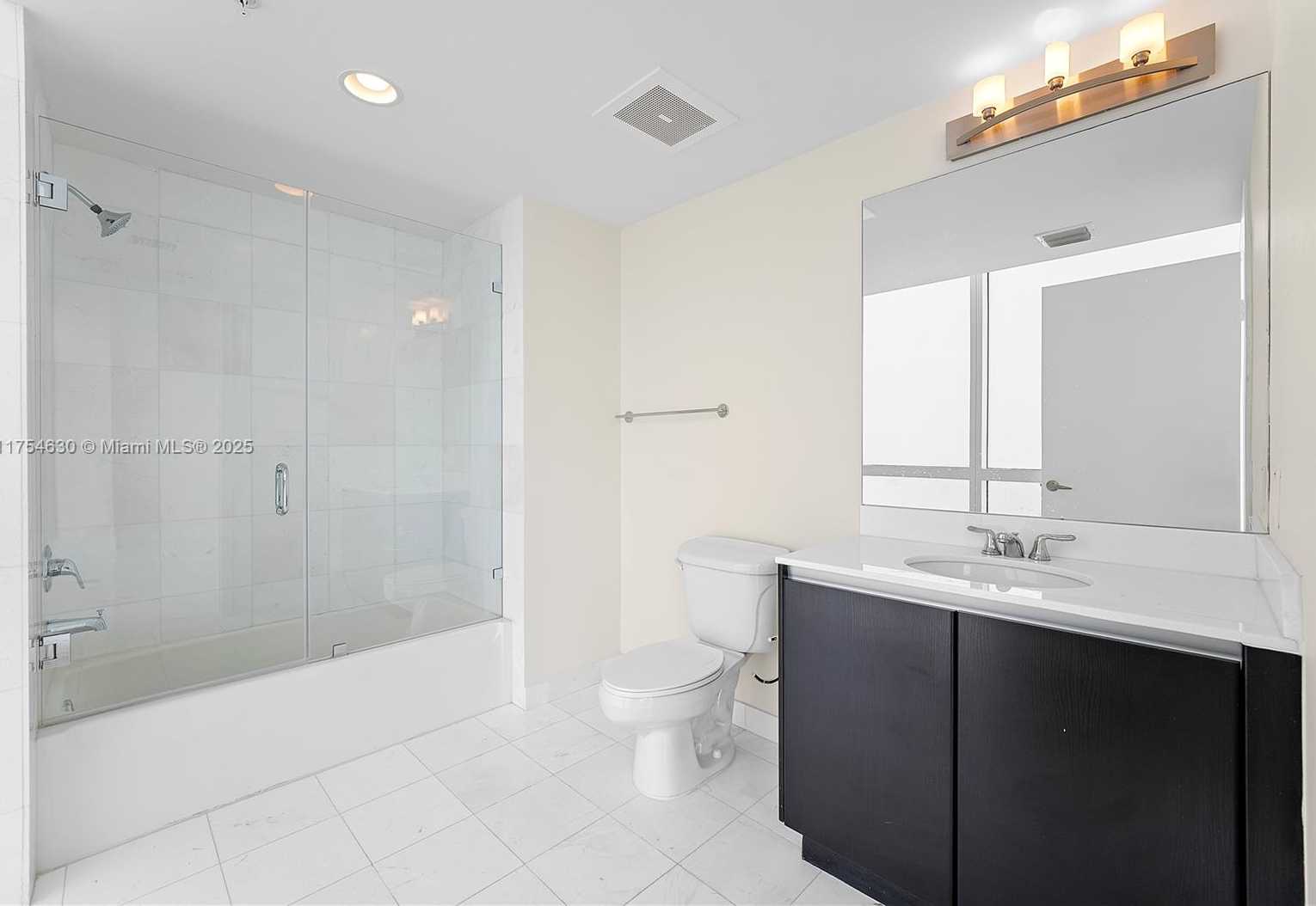 Small Image of 665 NE 25th St, Miami, FL 33137, USA Number 16