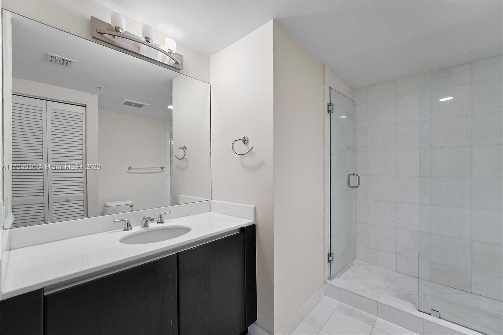 Small Image of 665 NE 25th St, Miami, FL 33137, USA Number 22