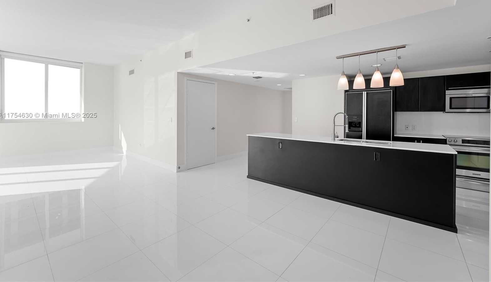 Small Image of 665 NE 25th St, Miami, FL 33137, USA Number 6