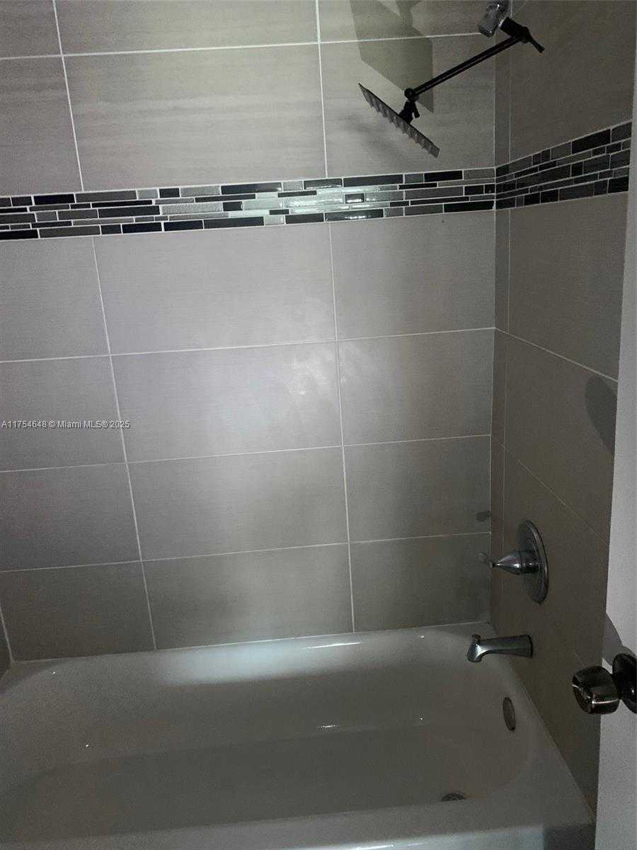 Small Image of 6201 NORTH FALLS CIR DR #106, Lauderhill Number 11