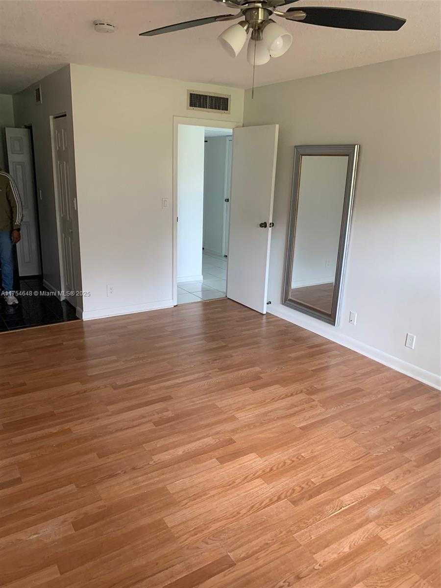 Small Image of 6201 NORTH FALLS CIR DR #106, Lauderhill Number 8