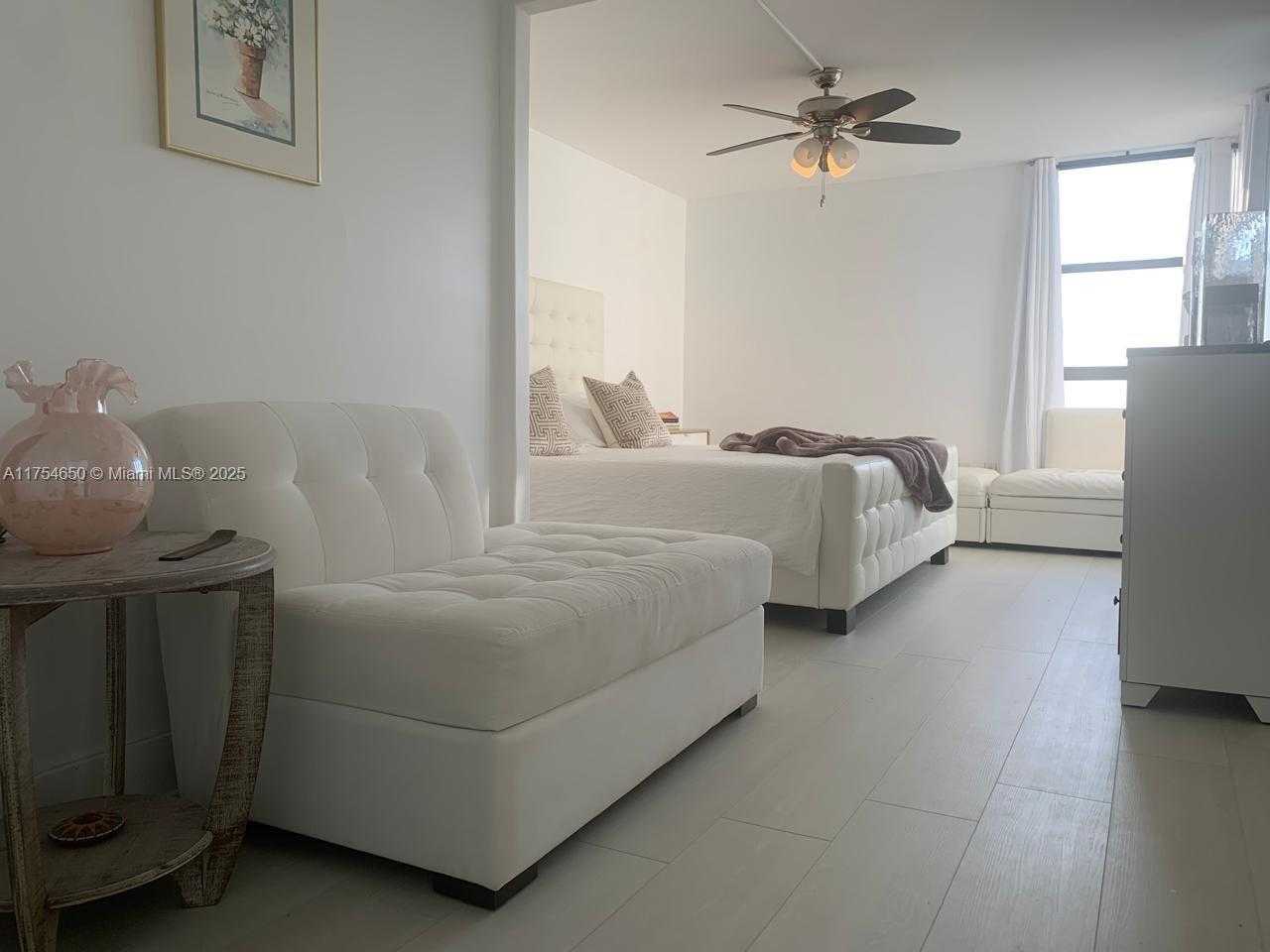 Small Image of 20505 EAST COUNTRY CLUB DR #1232, Aventura Number 2