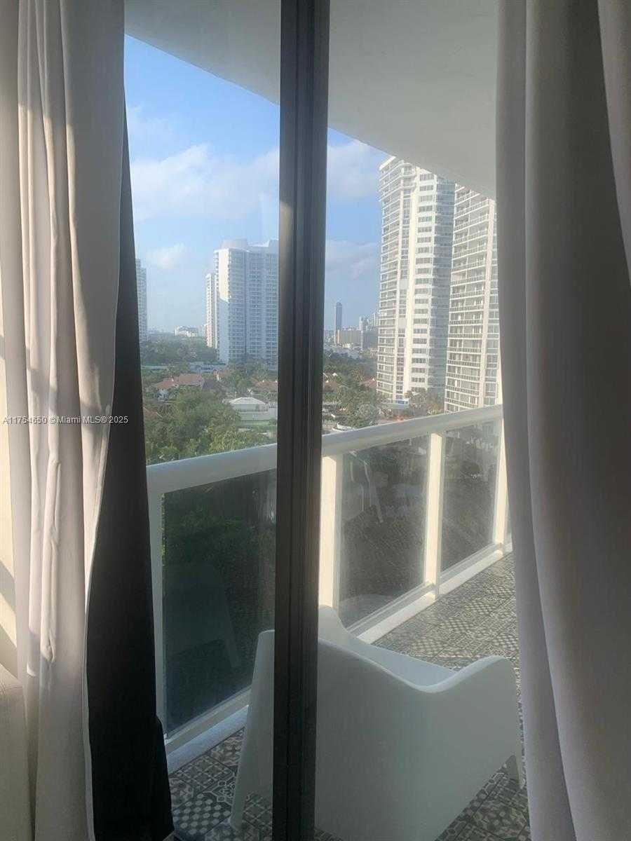 Small Image of 20505 EAST COUNTRY CLUB DR #1232, Aventura Number 3