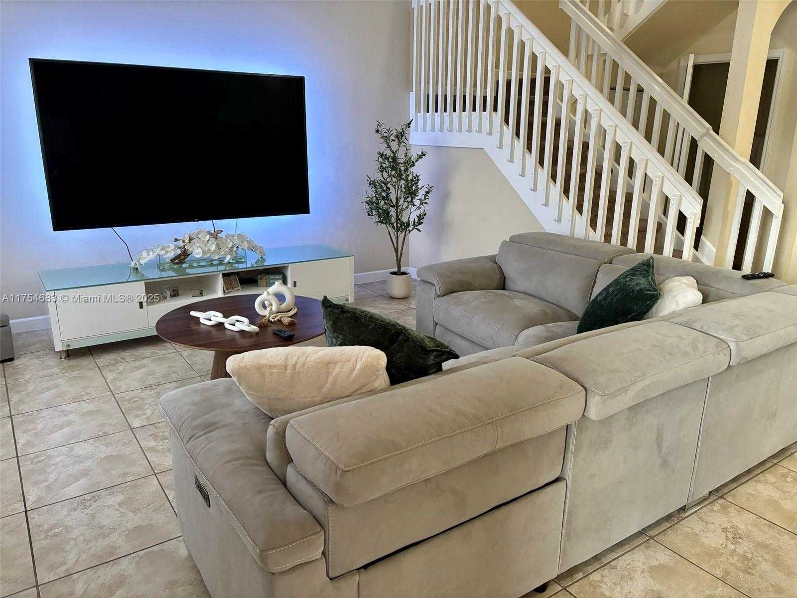 Small Image of 3544 WEST 88TH TER #1, Hialeah Number 3