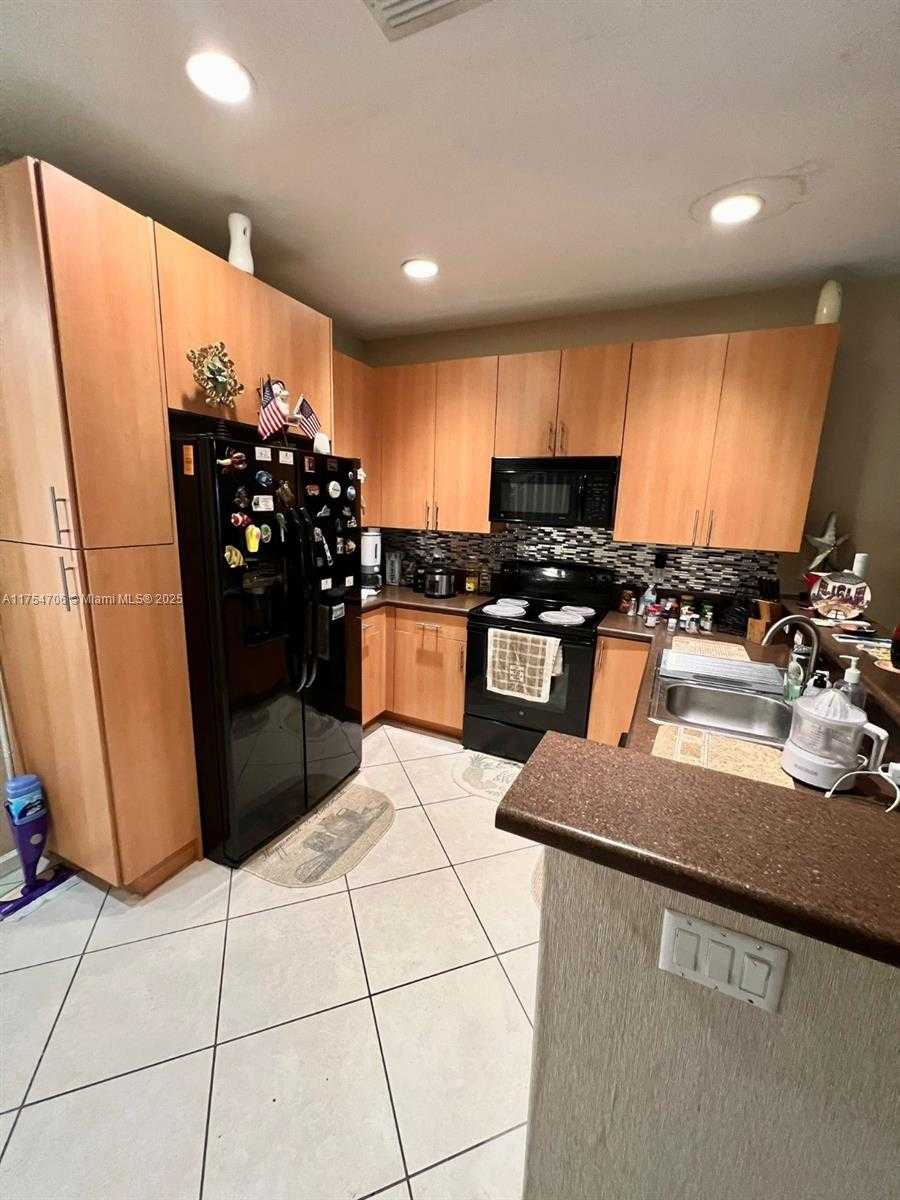 Small Image of 2429 NORTH WEST 31ST CT #2429, Oakland Park Number 12