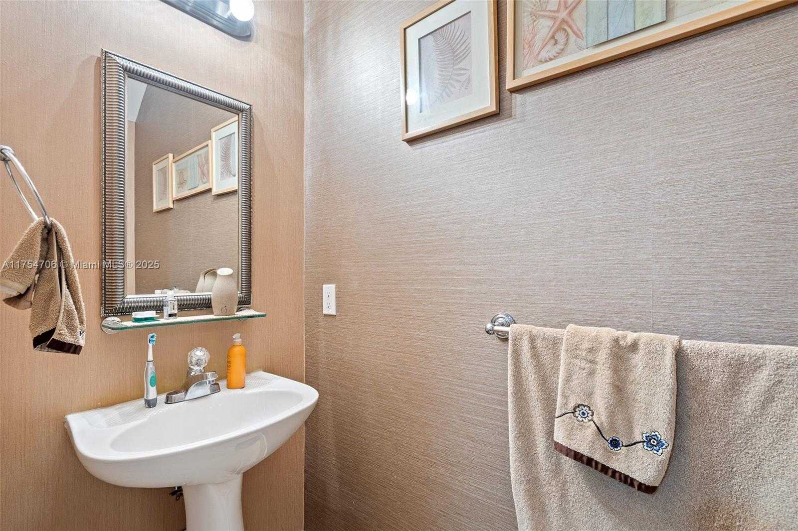 Small Image of 2429 NORTH WEST 31ST CT #2429, Oakland Park Number 13
