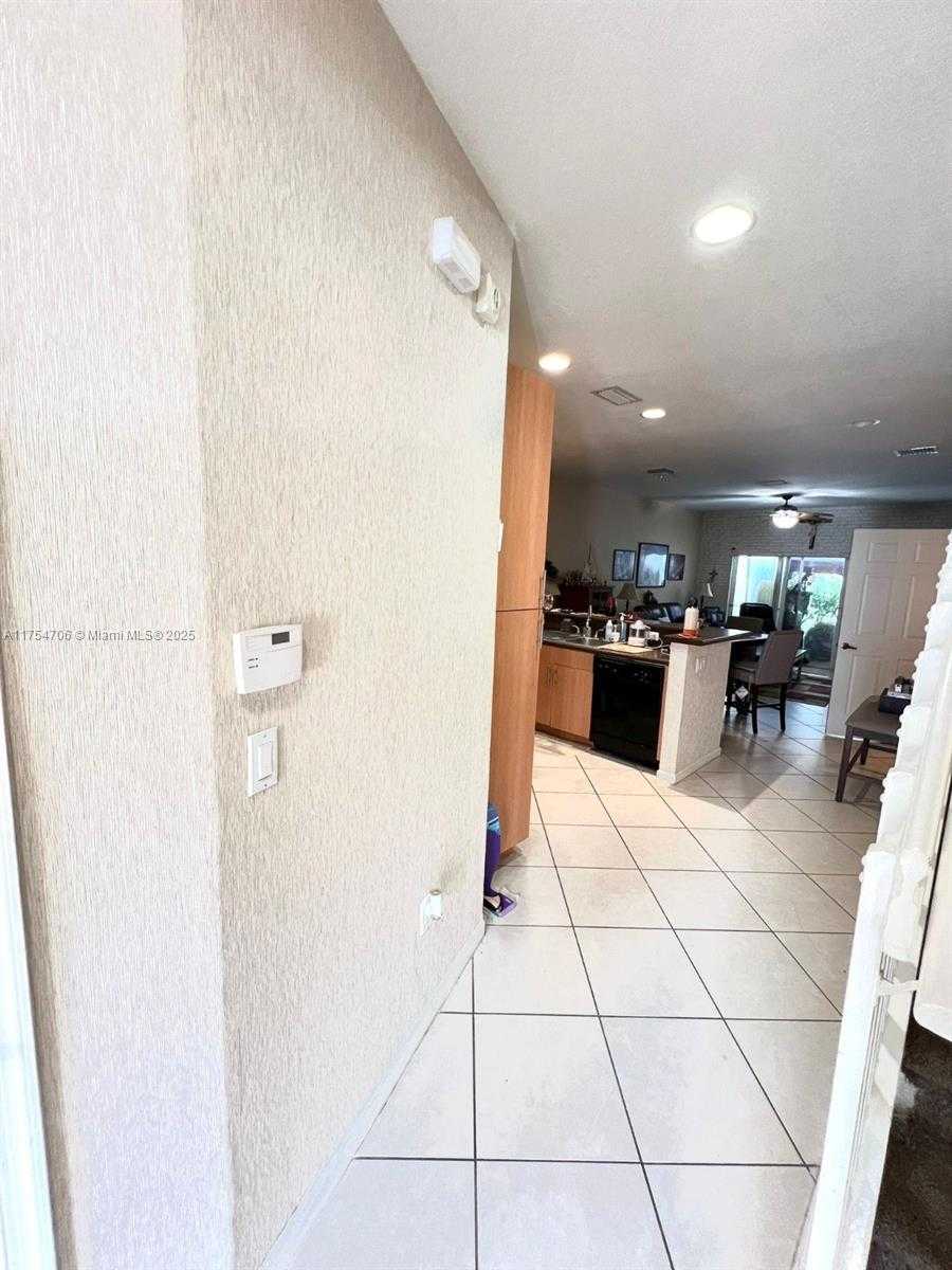 Small Image of 2429 NORTH WEST 31ST CT #2429, Oakland Park Number 33