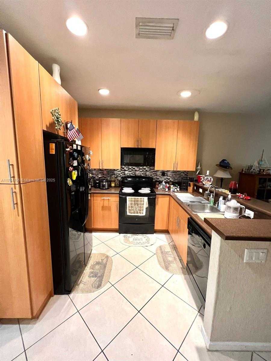 Small Image of 2429 NORTH WEST 31ST CT #2429, Oakland Park Number 38