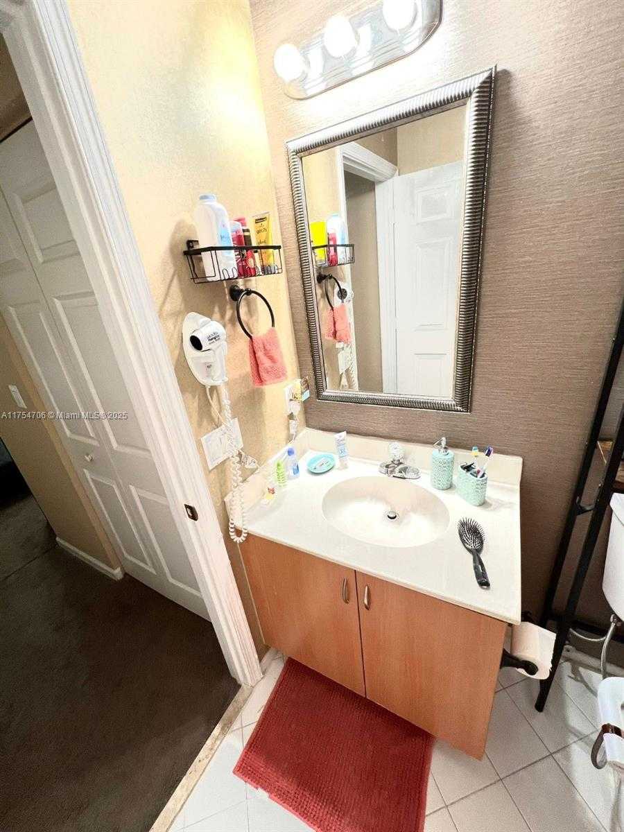 Small Image of 2429 NORTH WEST 31ST CT #2429, Oakland Park Number 53