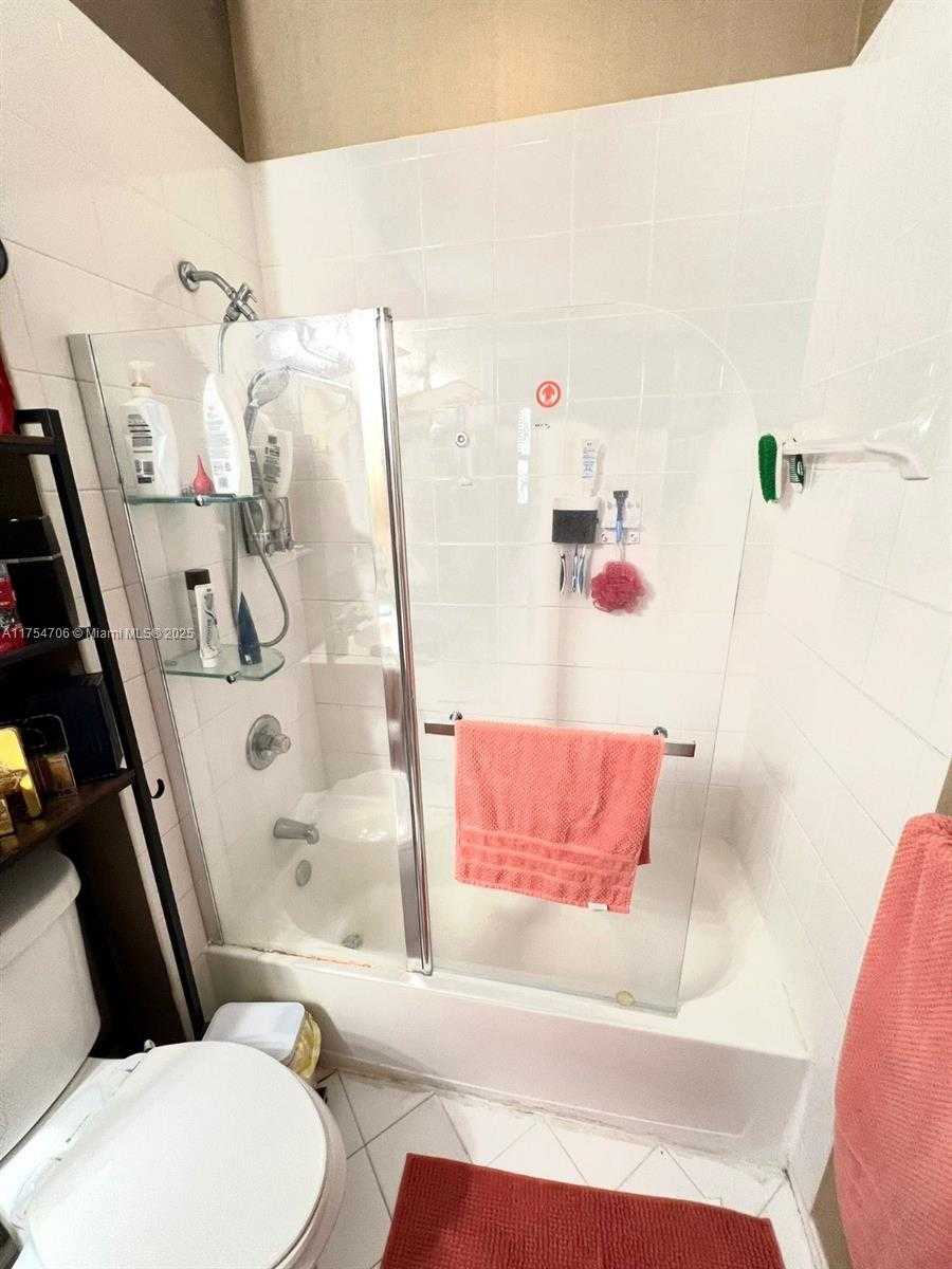 Small Image of 2429 NORTH WEST 31ST CT #2429, Oakland Park Number 55