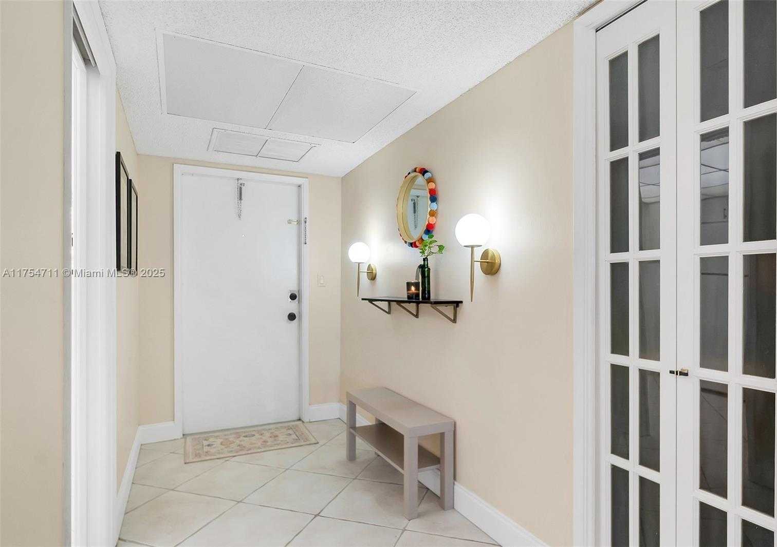 Small Image of 550 OAKS LN #202, Pompano Beach Number 15