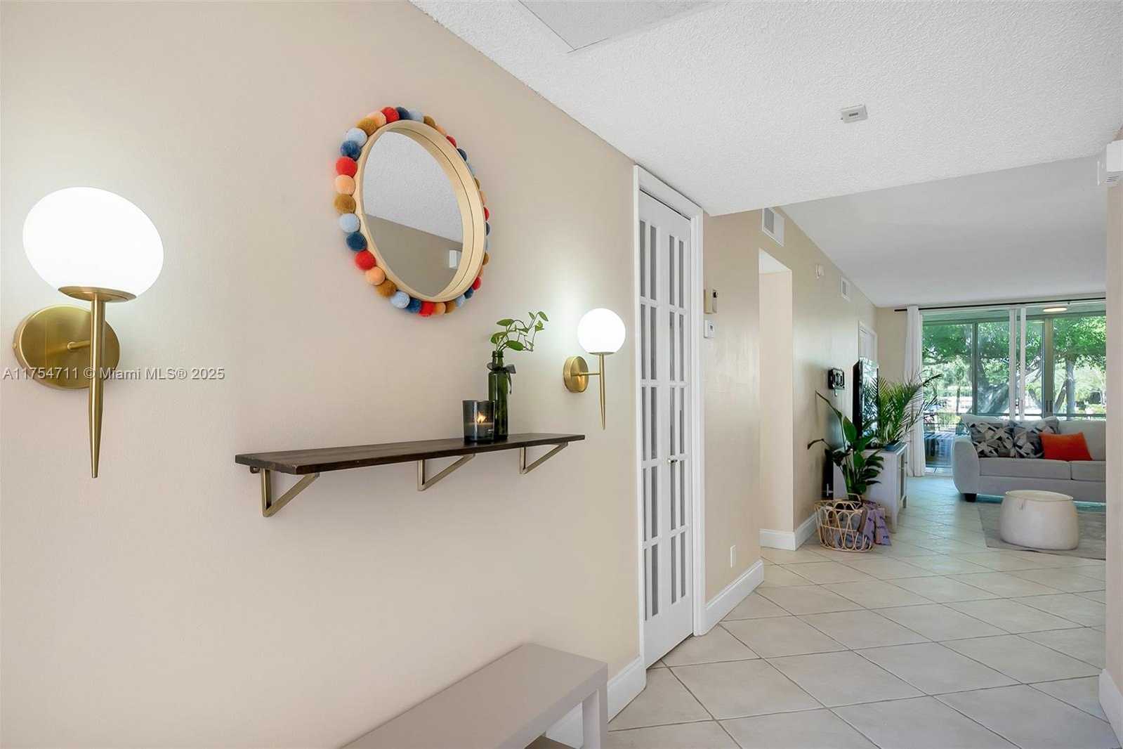 Small Image of 550 OAKS LN #202, Pompano Beach Number 17