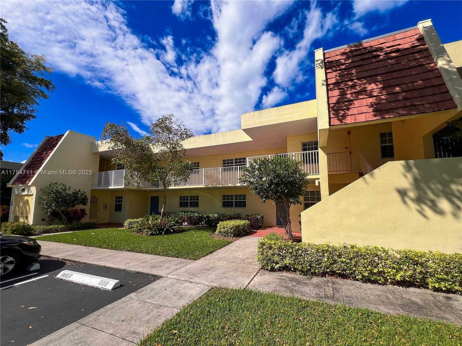 Small Image of 550 OAKS LN #202, Pompano Beach Number 25