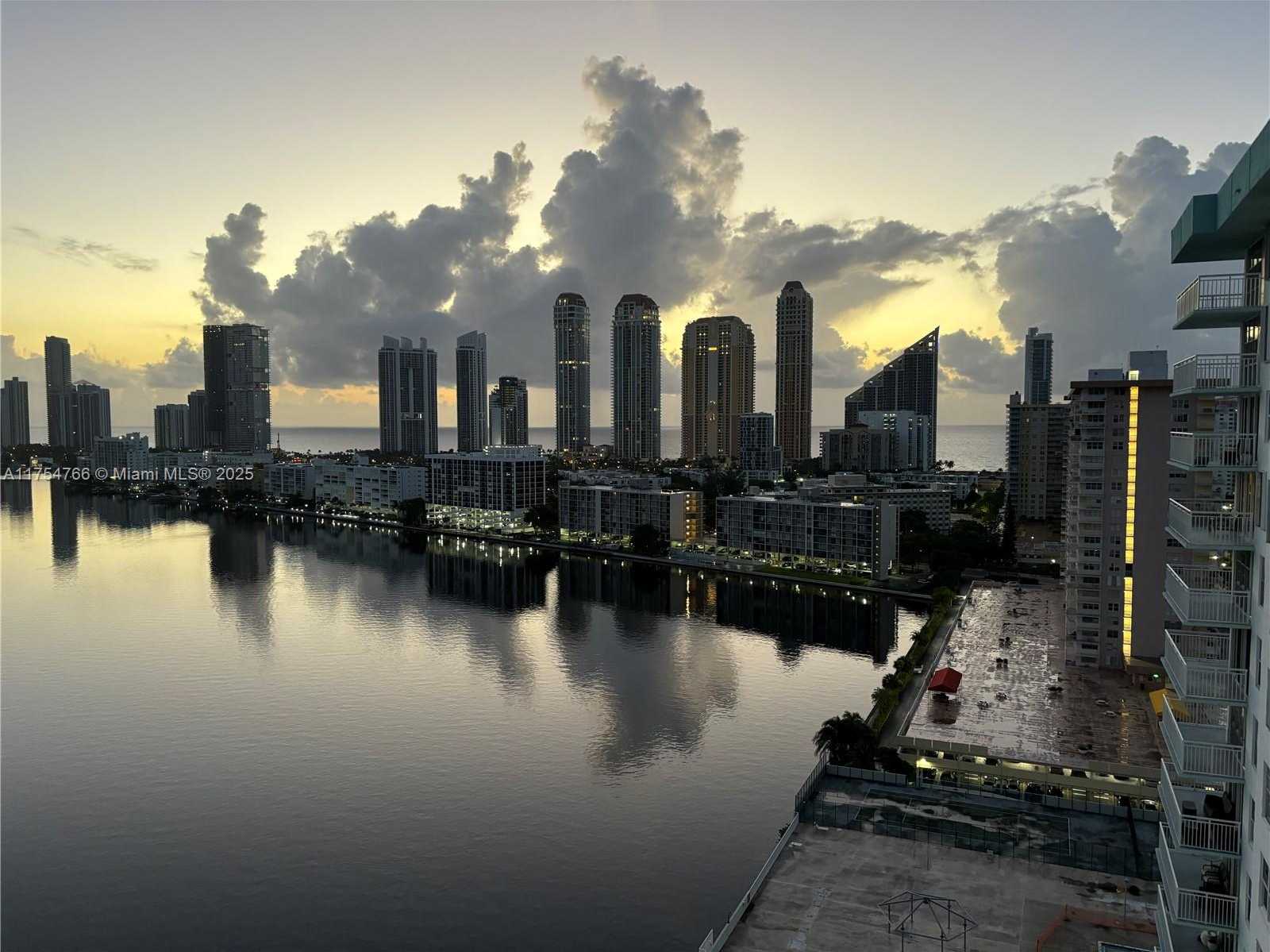 Small Image of 301 174TH ST #2217, Sunny Isles Beach Number 31
