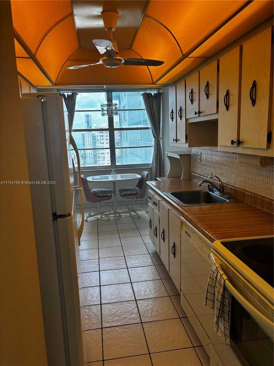 Small Image of 301 174TH ST #2217, Sunny Isles Beach Number 9