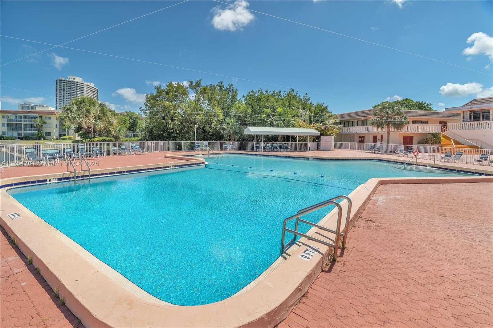 Small Image of 2905 POINT EAST DR #L311, Aventura Number 10