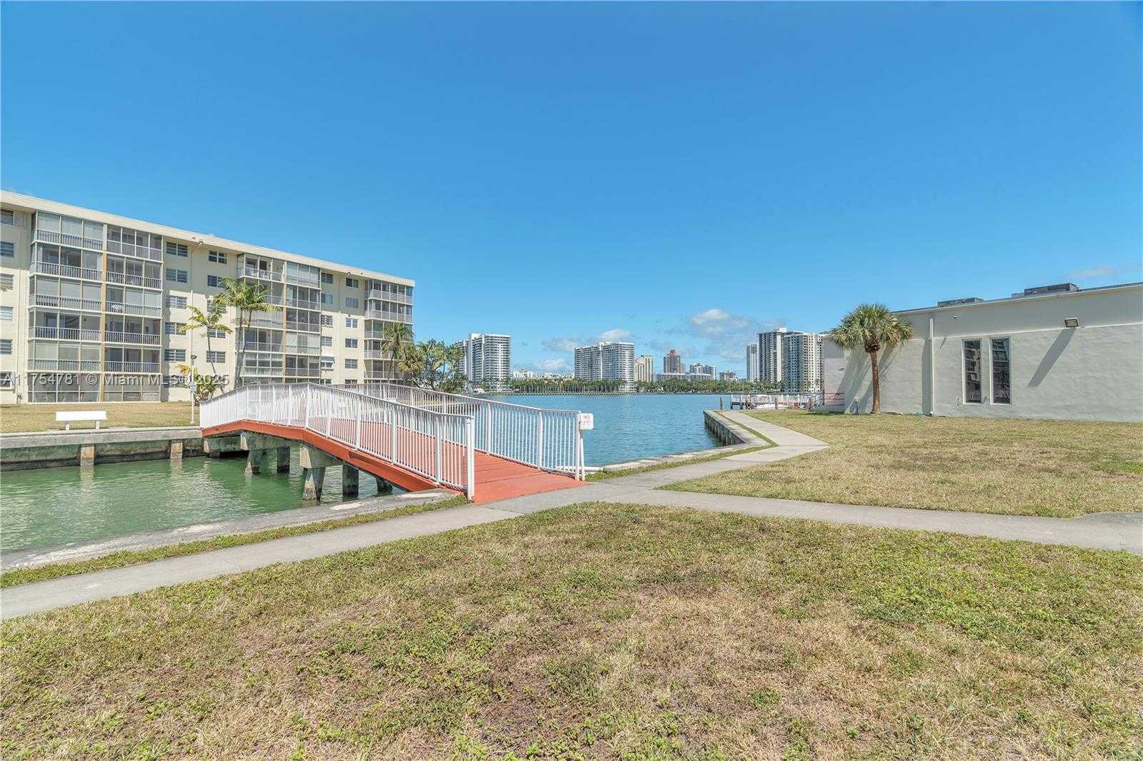 Small Image of 2905 POINT EAST DR #L311, Aventura Number 12