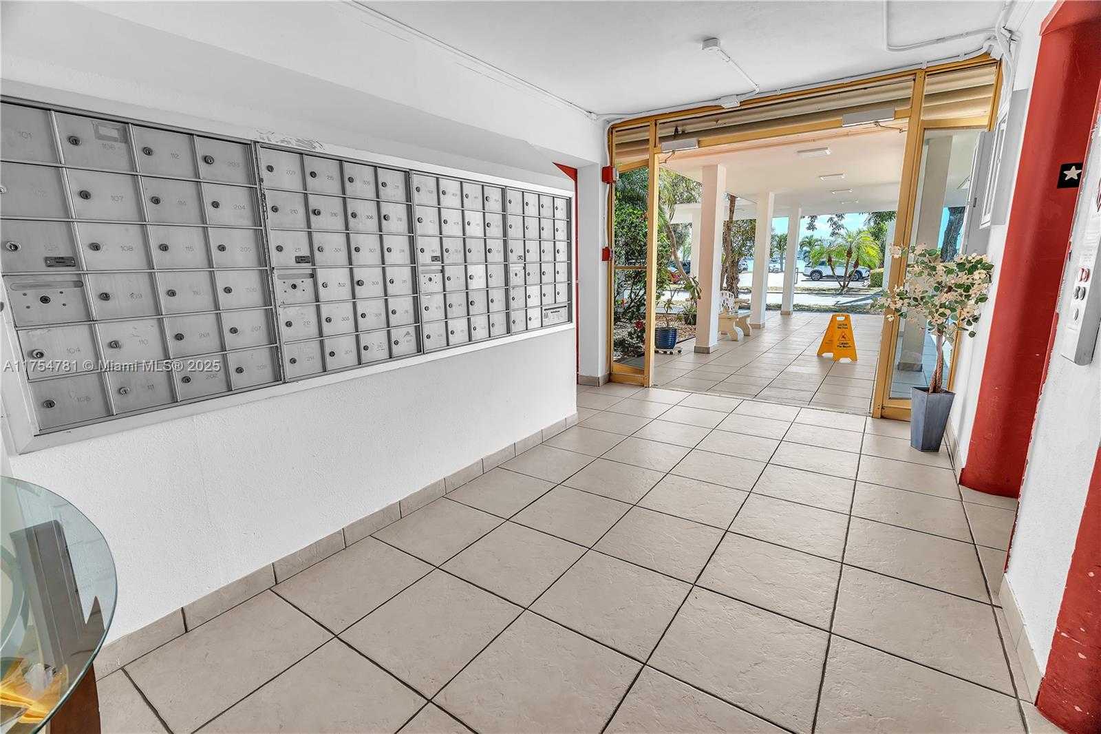 Small Image of 2905 POINT EAST DR #L311, Aventura Number 23