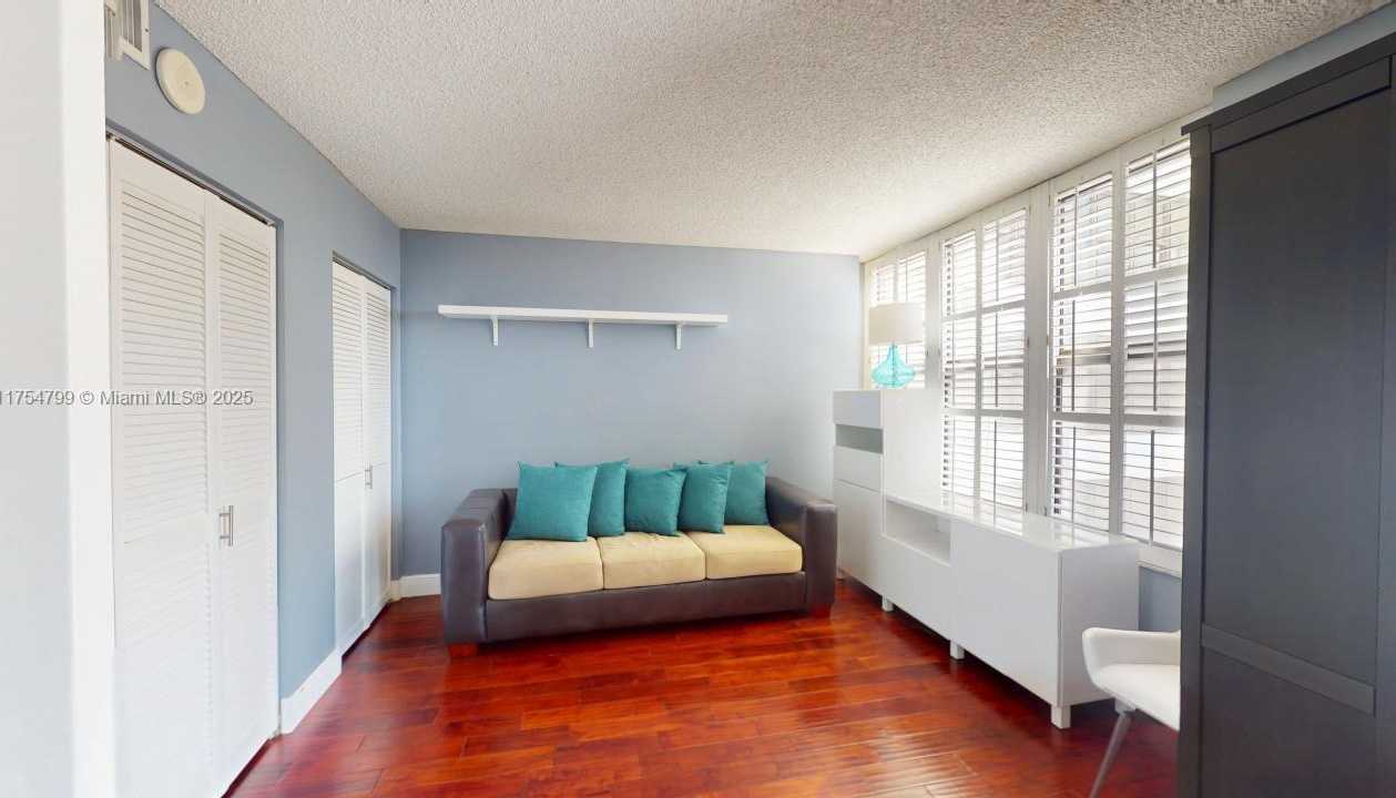 Small Image of 2500 PARKVIEW DR #1217, Hallandale Beach Number 14