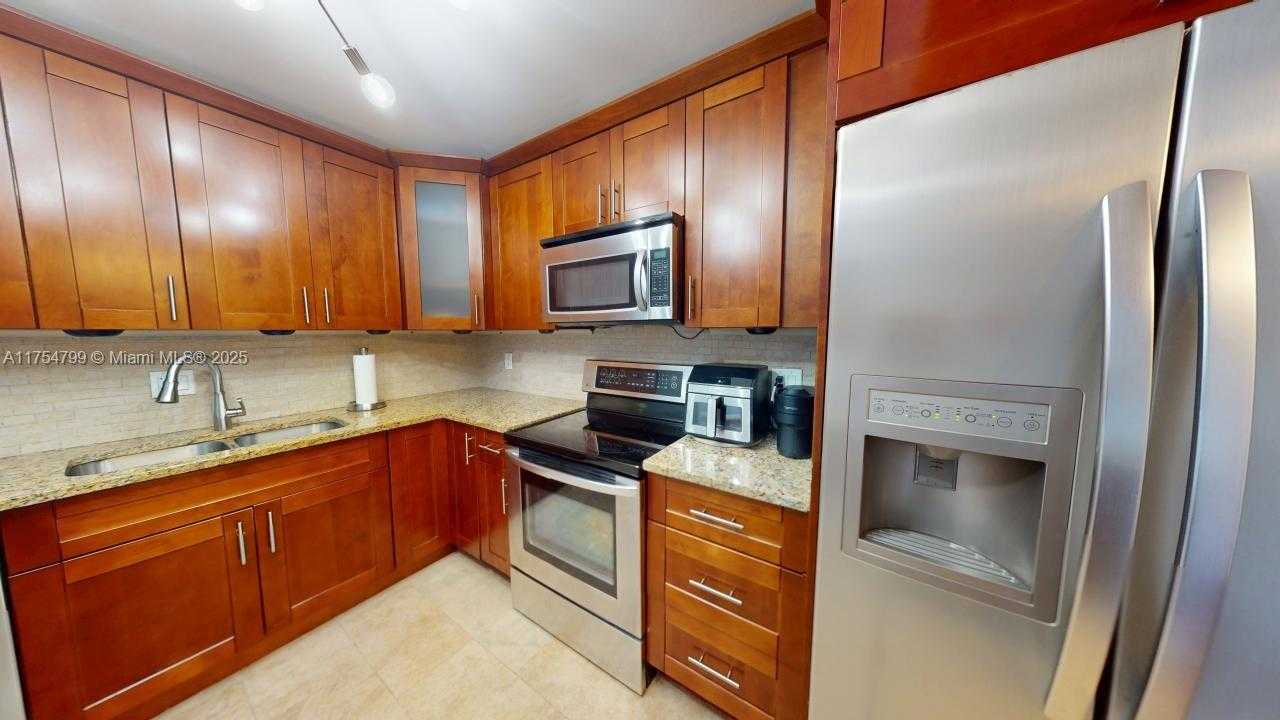 Small Image of 2500 PARKVIEW DR #1217, Hallandale Beach Number 16