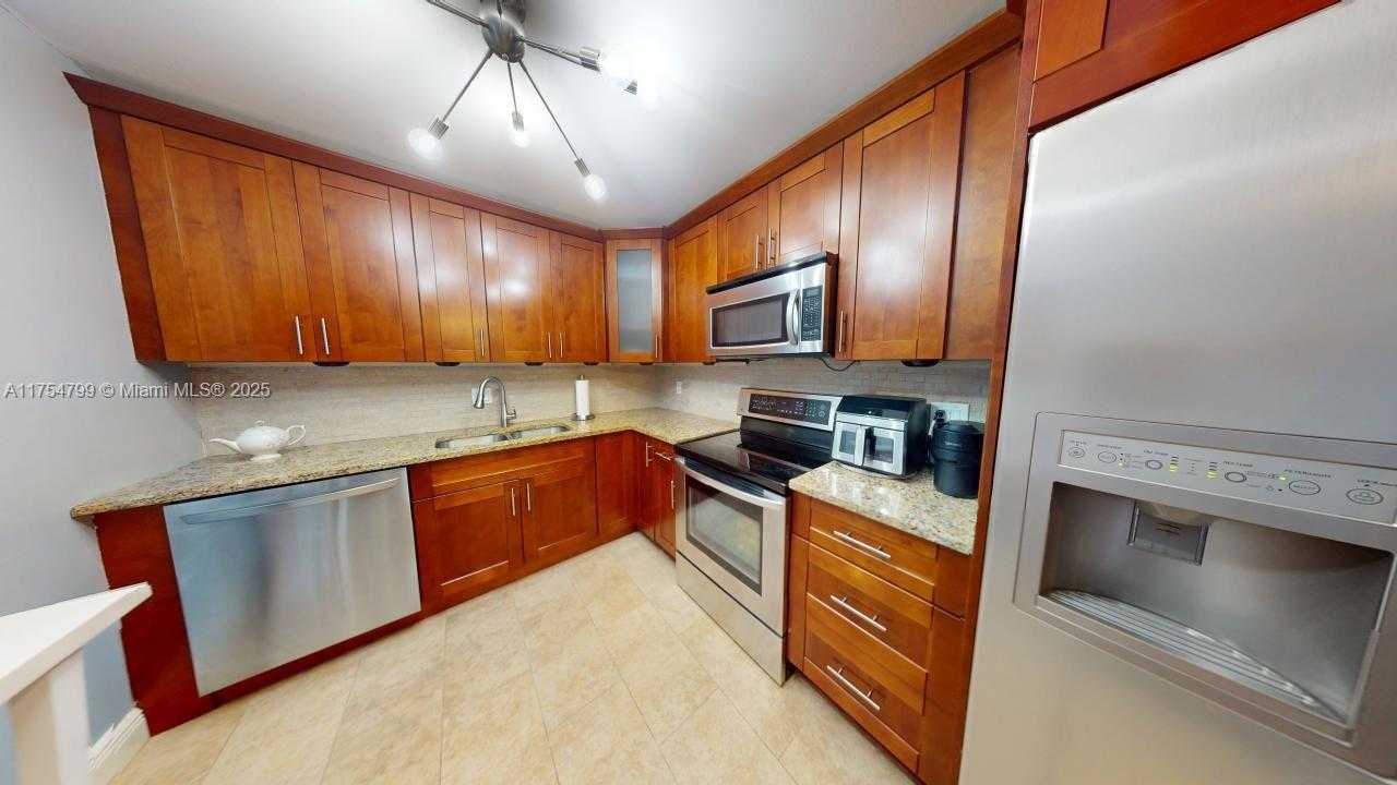 Small Image of 2500 PARKVIEW DR #1217, Hallandale Beach Number 17