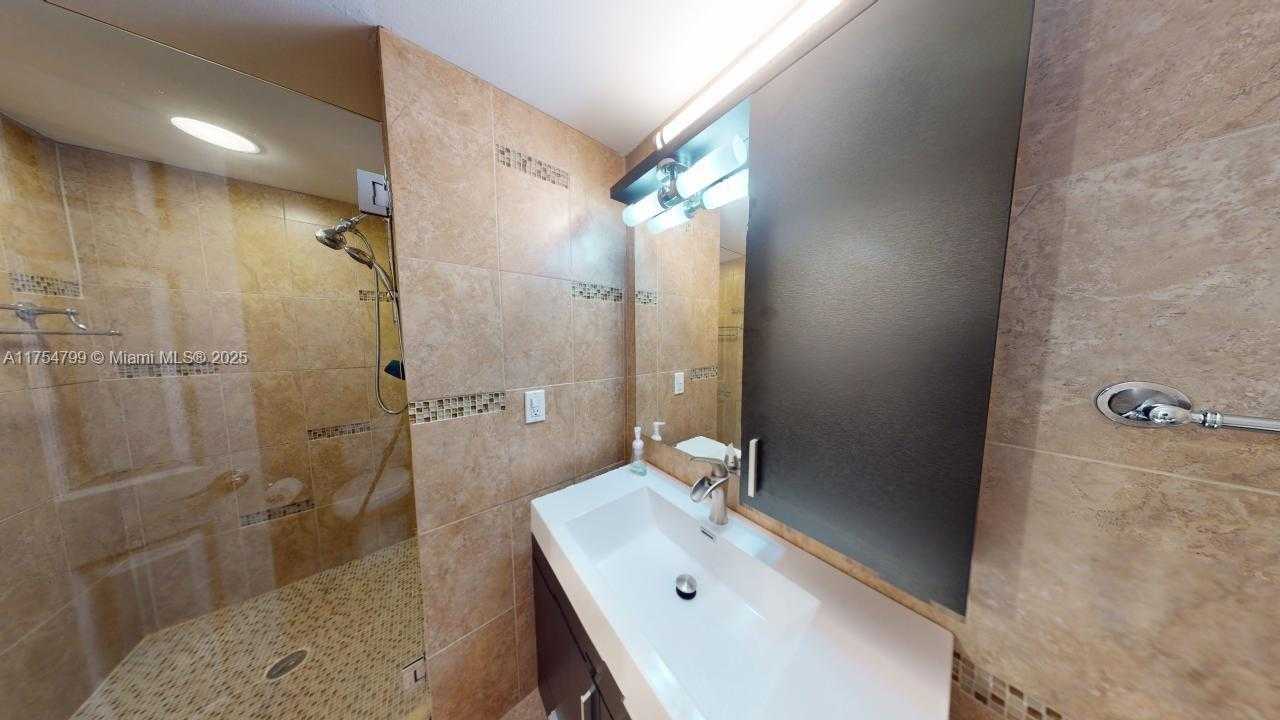 Small Image of 2500 PARKVIEW DR #1217, Hallandale Beach Number 20
