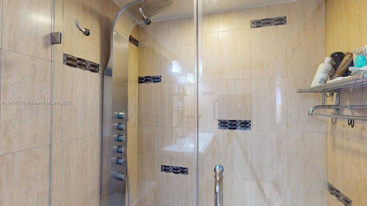 Small Image of 2500 PARKVIEW DR #1217, Hallandale Beach Number 21