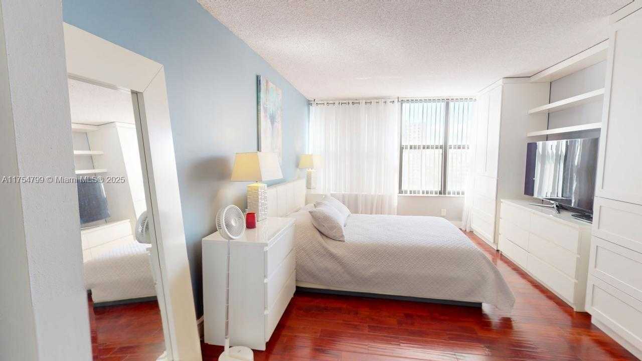 Small Image of 2500 PARKVIEW DR #1217, Hallandale Beach Number 25