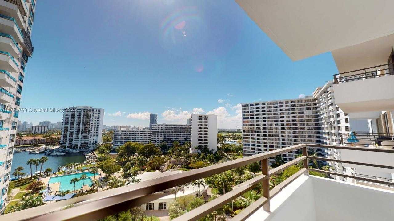 Small Image of 2500 PARKVIEW DR #1217, Hallandale Beach Number 3