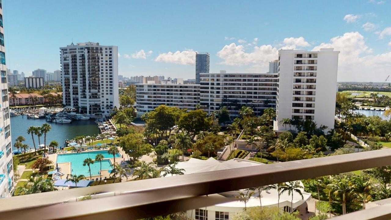 Small Image of 2500 PARKVIEW DR #1217, Hallandale Beach Number 4