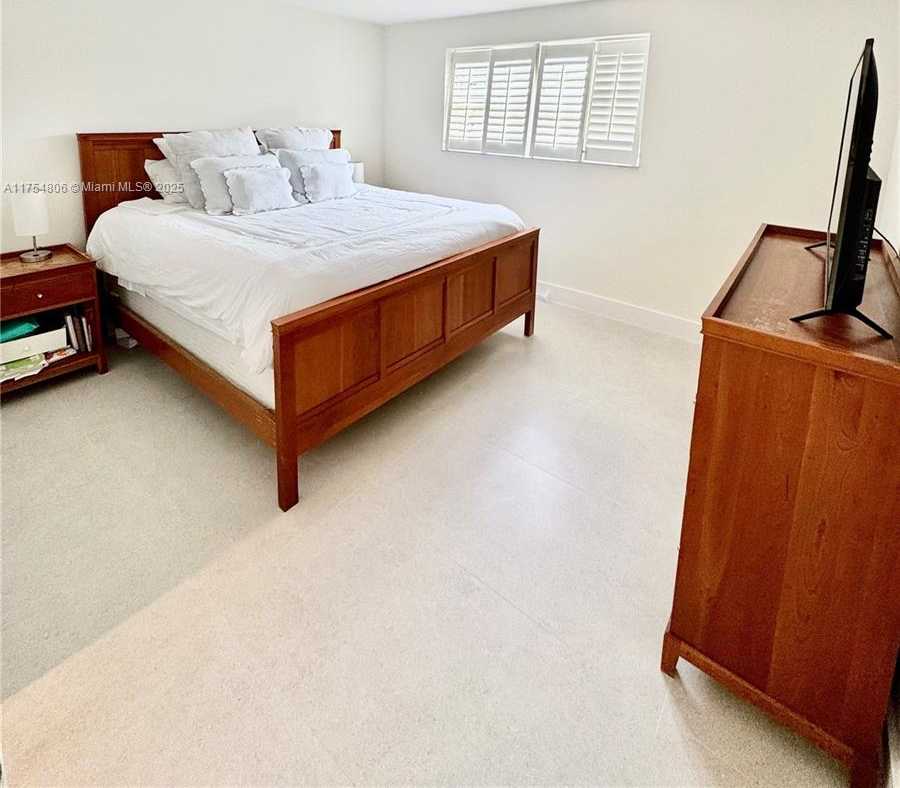 Small Image of 555 CRANDON BLVD #32, Key Biscayne Number 15