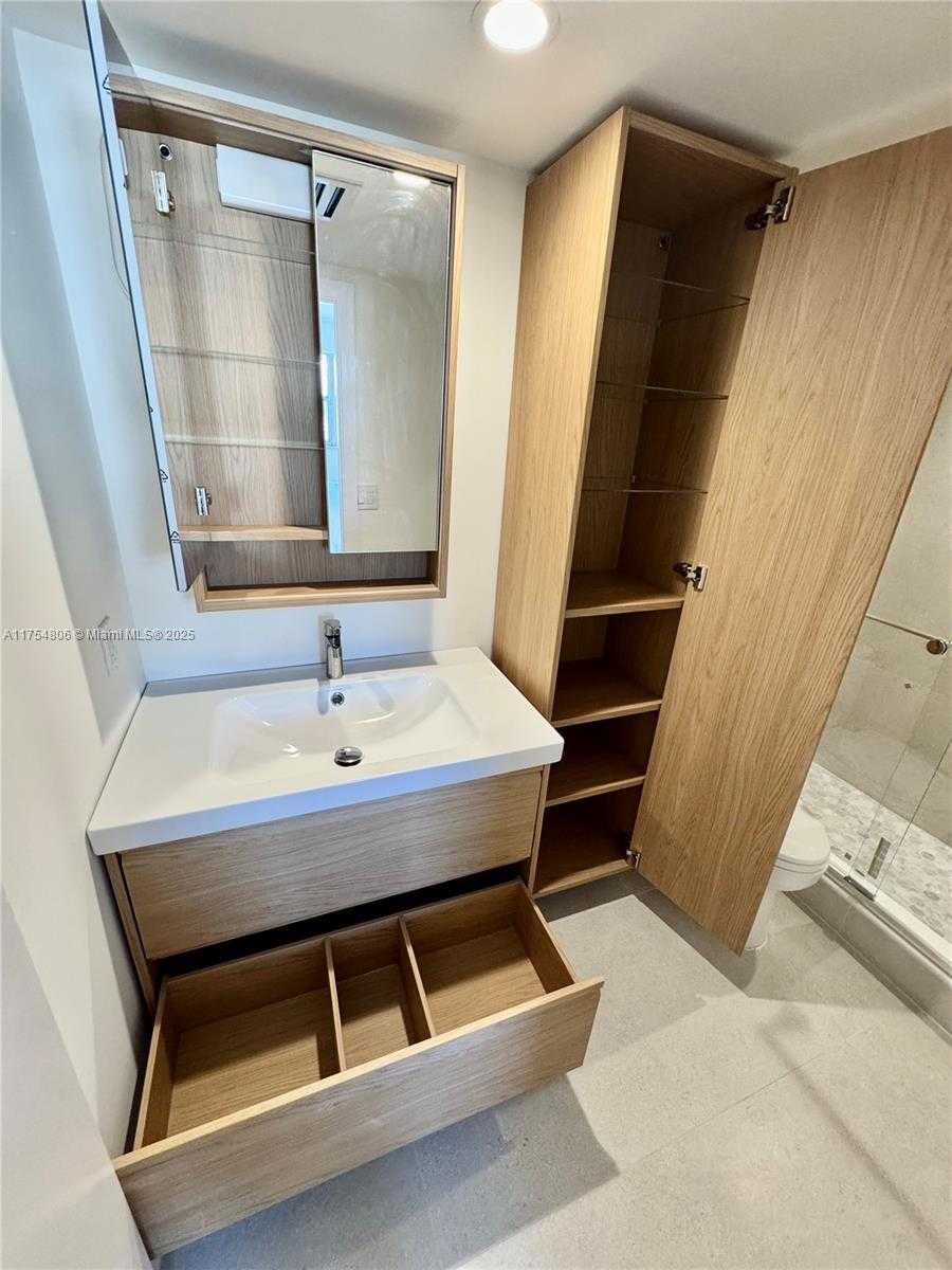 Small Image of 555 CRANDON BLVD #32, Key Biscayne Number 19