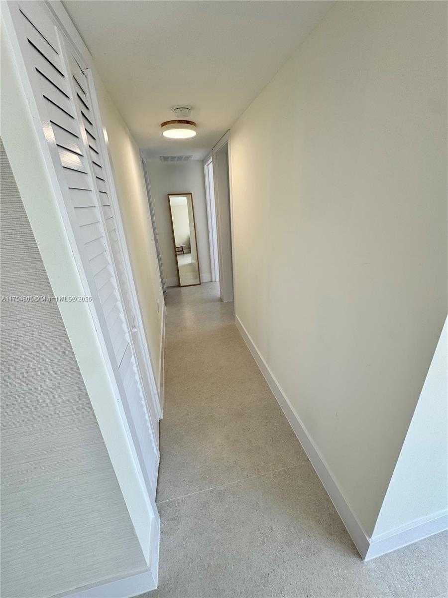 Small Image of 555 CRANDON BLVD #32, Key Biscayne Number 23