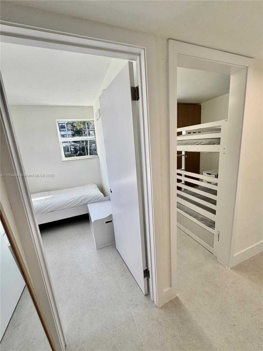 Small Image of 555 CRANDON BLVD #32, Key Biscayne Number 24