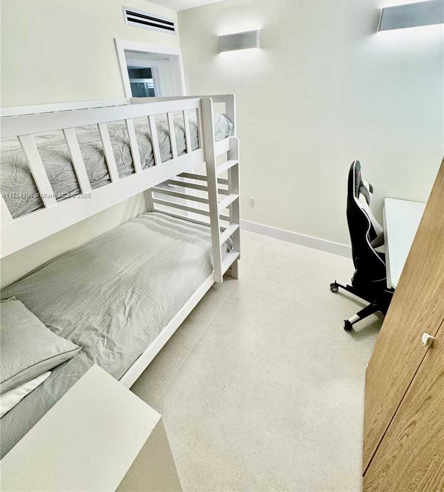 Small Image of 555 CRANDON BLVD #32, Key Biscayne Number 27