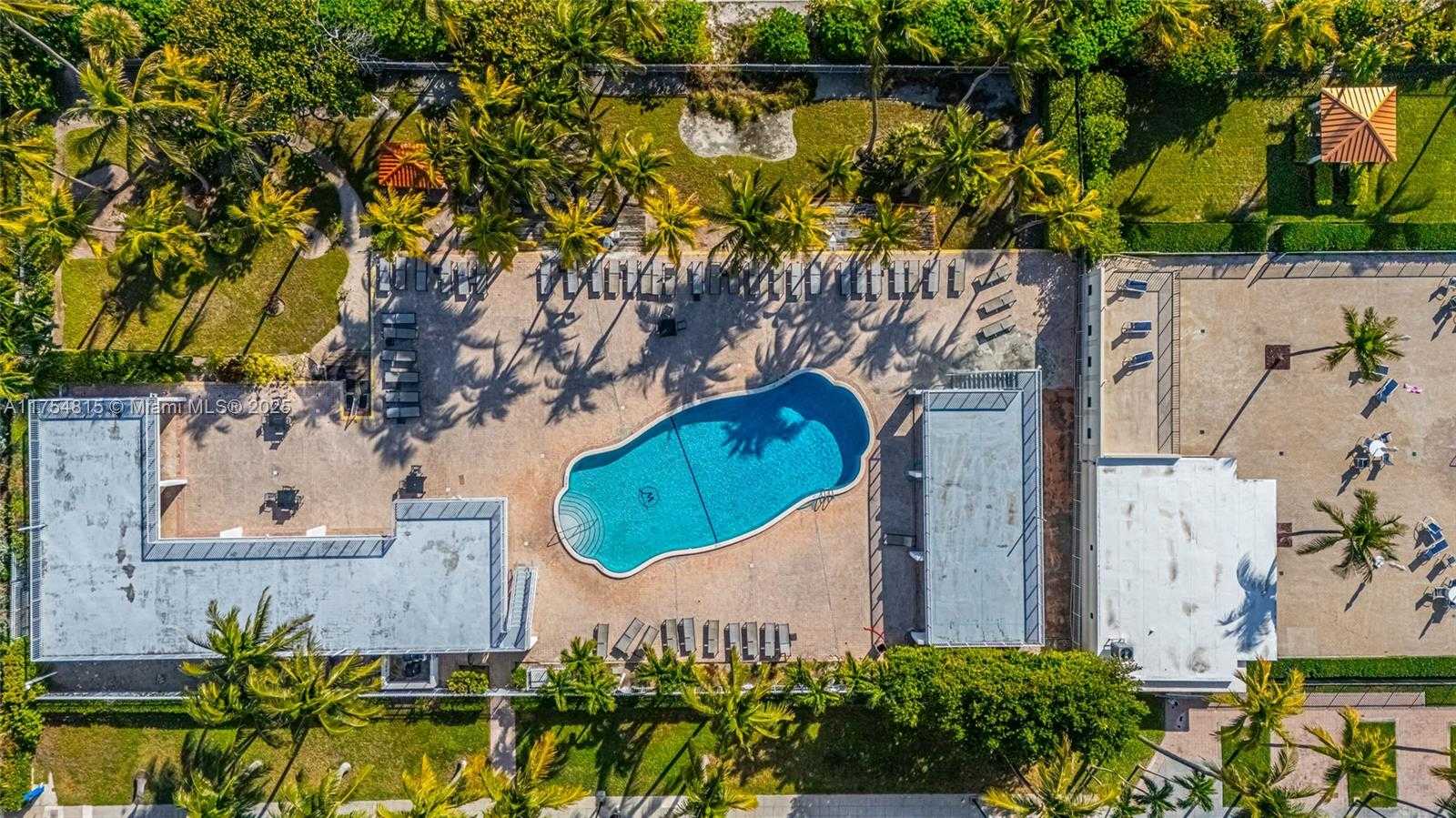Small Image of 2655 COLLINS #2405, Miami Beach Number 12