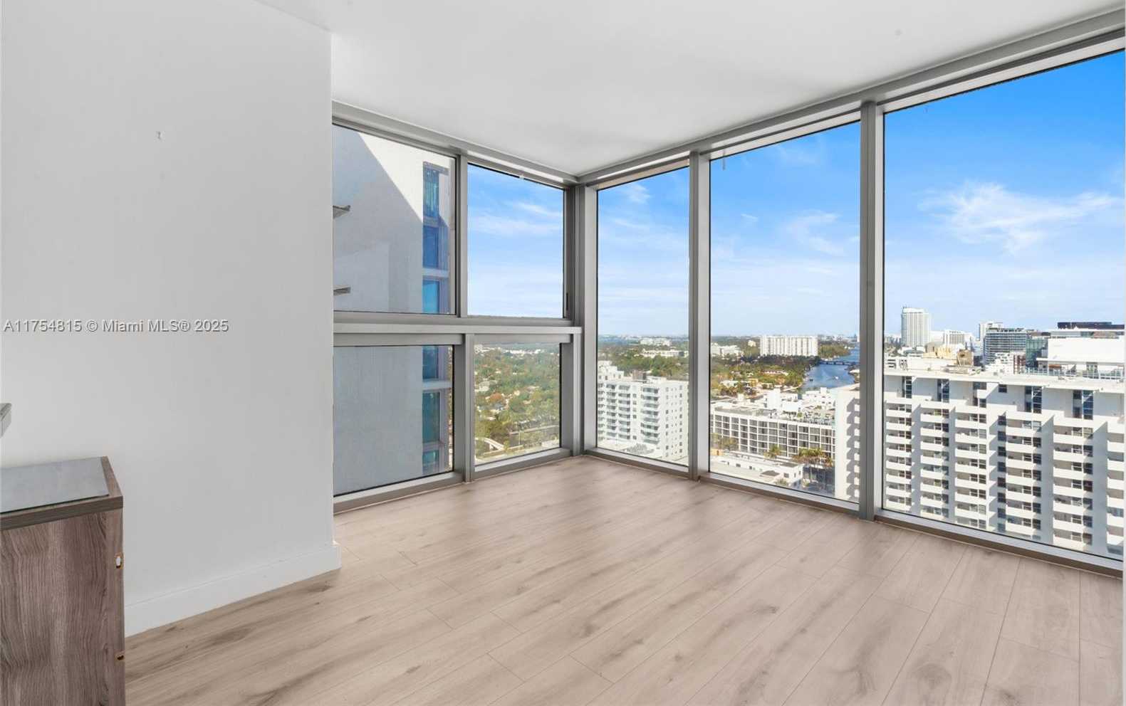 Small Image of 2655 COLLINS #2405, Miami Beach Number 16