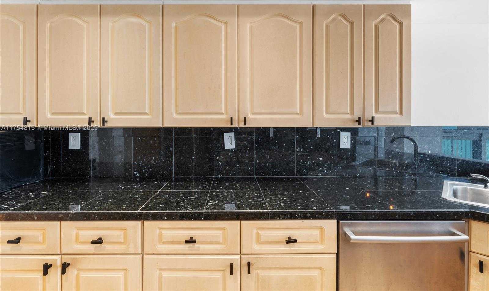 Small Image of 2655 COLLINS #2405, Miami Beach Number 26